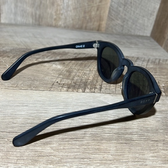 DIFF Dime II Sunglasses - Picture 8 of 8